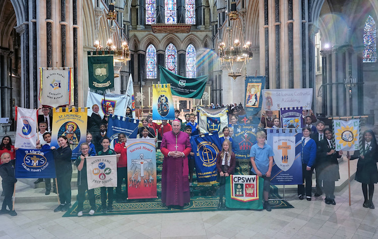 600 pupils gather at Schools Mass in Norwich